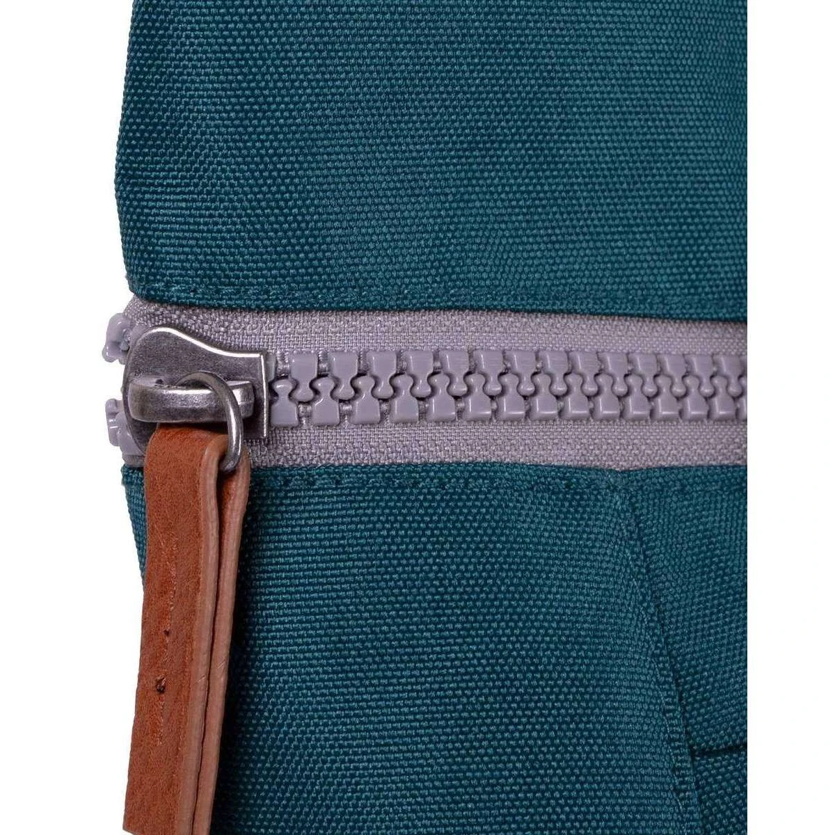Roka Finchley A Medium Sustainable Canvas Backpack - Teal - Image 7